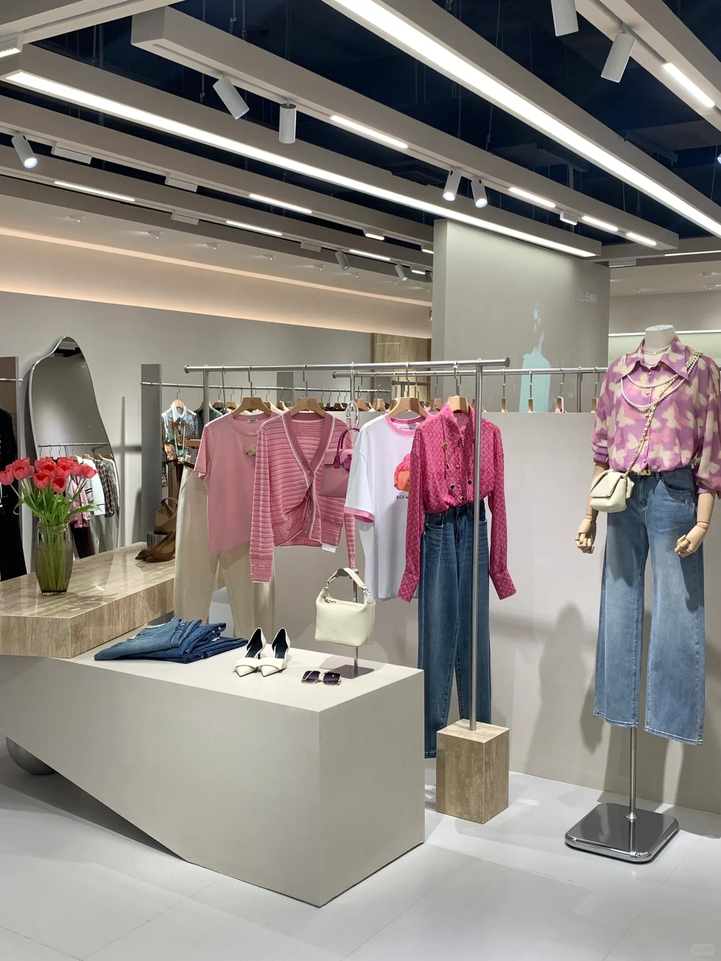 打扮店展示架定制_1_宏阔_来自小红书网页版_看图王.jpg