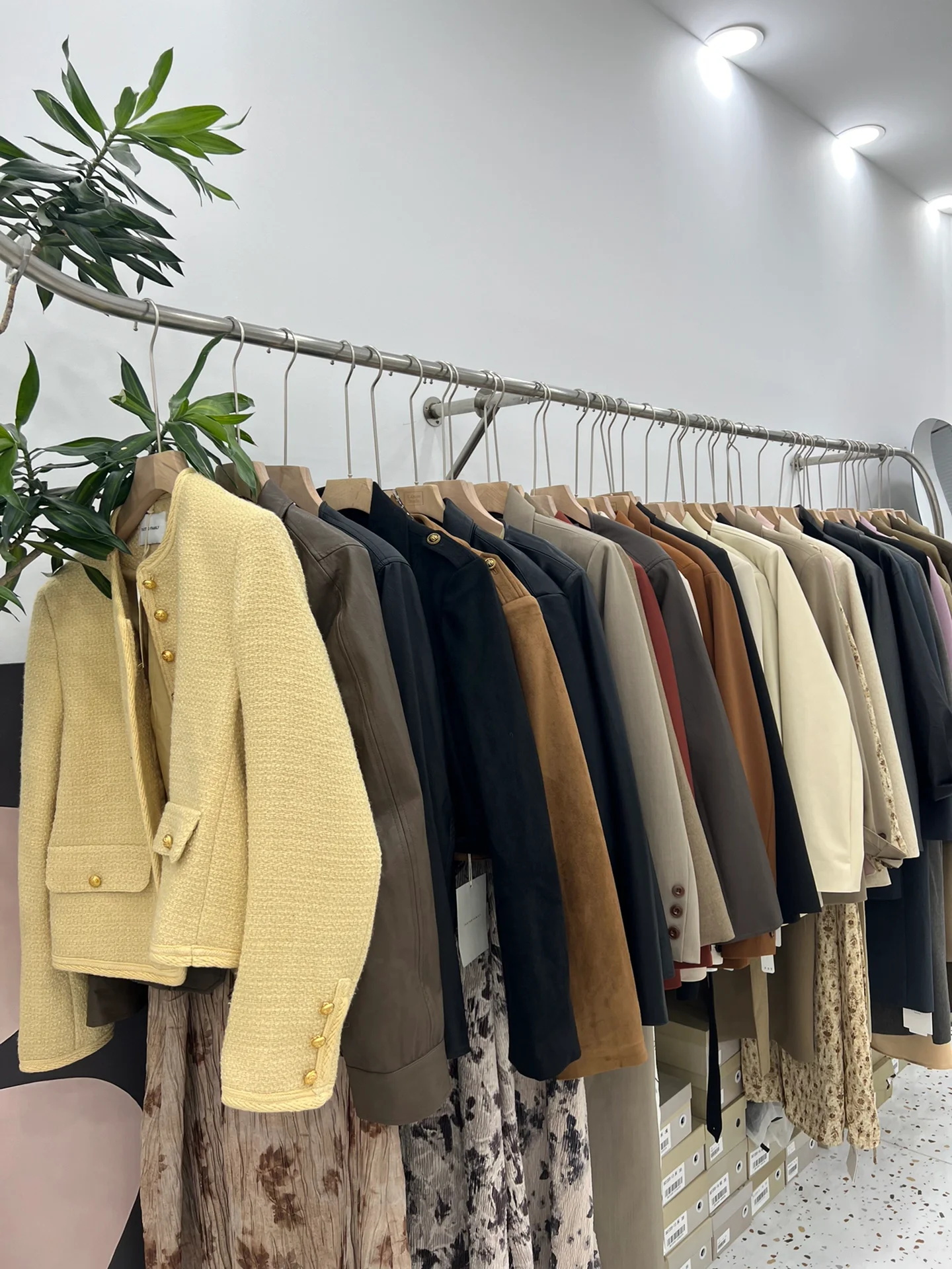 至心的！郑州女生不必总是在网上买衣服！_6_阿小圈女装事情室_来自小红书网页版_看图王.jpg